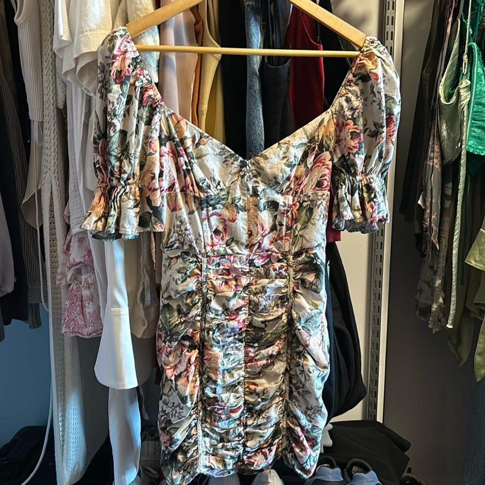 Short sleeved flower dress